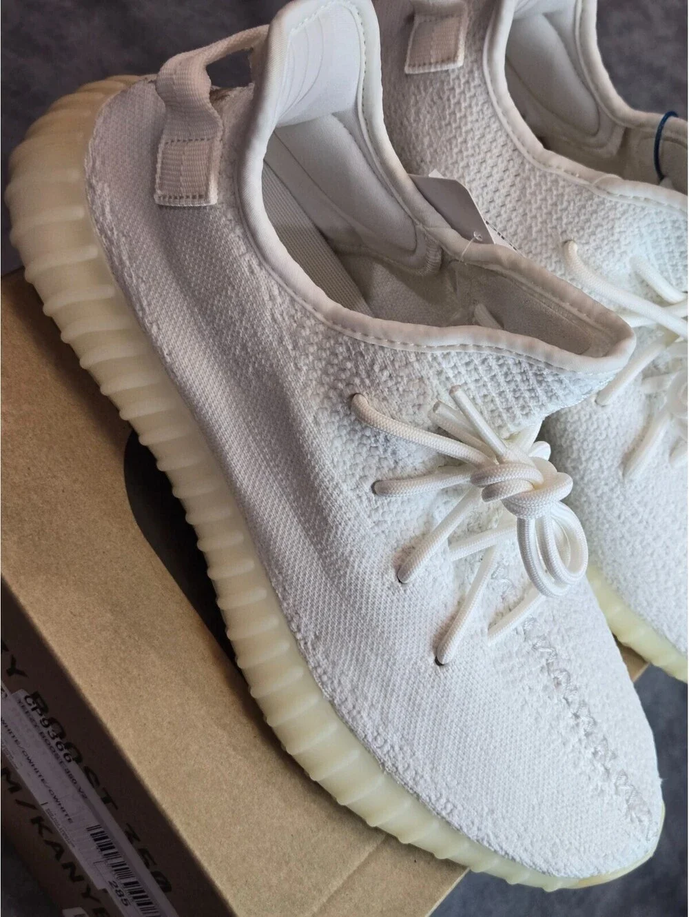 adidas Yeezy Boost 350 V2 - Cream White (CP9366) Men's 10.5 BRAND NEW IN BOX